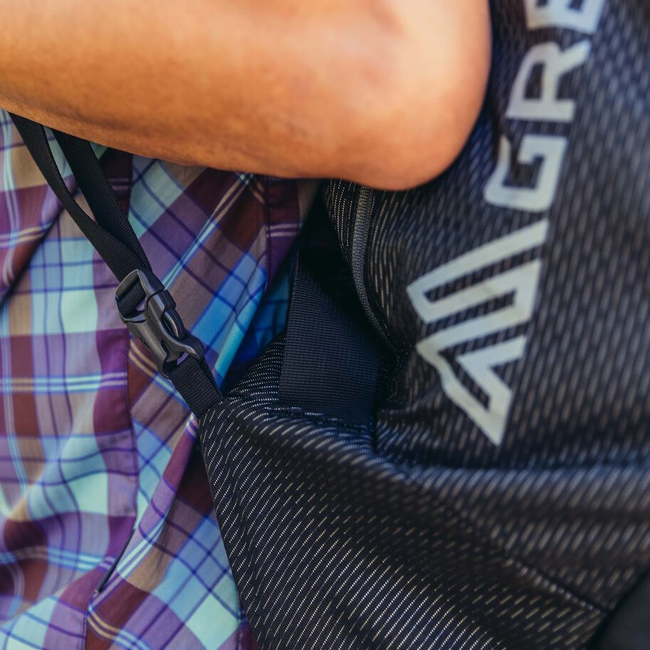 Supply Duffel 115 in the color Obsidian Black. image number 3